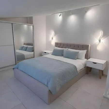Aqua Blue Villa Amoopi